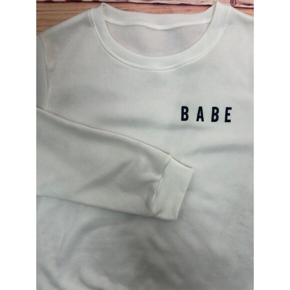 Womens White Crewneck Sweatshirt XL NWT "Babe" Graphic - Picture 3 of 6